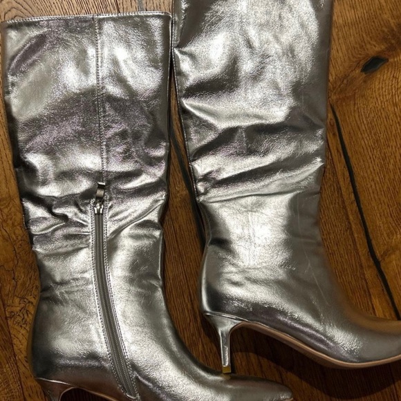 BRAND NEW! Perfect for Renaissance Tour 🐝 - Picture 3 of 4